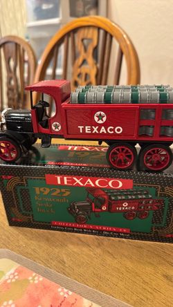 Texaco1925 kenworth stake truck die cast bank