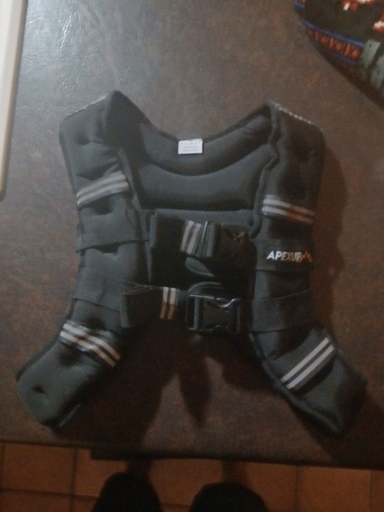 New WEIGHTED VEST 20 lbs . DELIVERY available
