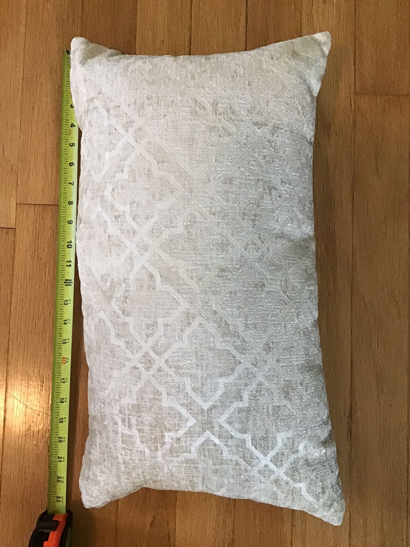 Decor pillows misc styles colors and fabrics some down feather filled make an offer on one or more