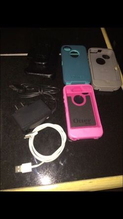 iPhone 4 cases and chargers