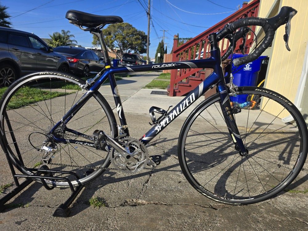 Carbon Fiber Specialized Roubaix Elite
50cm Excellent Condition Ready to Ride