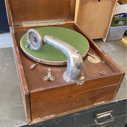 Old Fashion Record Player