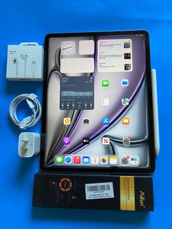 Apple IPad Air 13” (Liquid Retina  / M2 chip / 2024  model) 128GB with Pen, keyboard & Accessories (100% battery) + warranty
