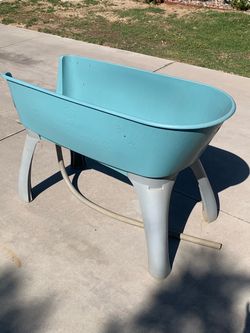 Dog tub