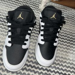 BRAND NEW KIDS AIR JORDANS 