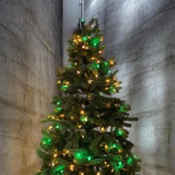 Pre-Lit Artificial Christmas Tree