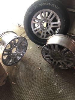 Tengo 2 rines para una Ford F 150 2009 al 2014 medida 18