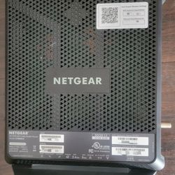 Router Netgear AC1900 Wifi Cable Modem  Model: C7000v2