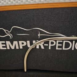 TEMPUR-PEDIC LuxeAdapt King-Size Mattress Set & Luxury Base