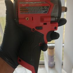 Milwaukee 1/2 Stubby Impact Wrench 