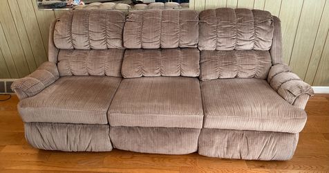 3-Seat Sofa Recliner Like New Conditon
