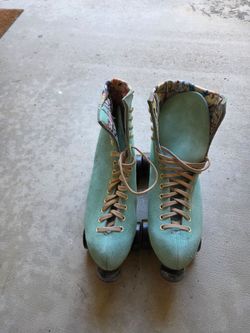 Moxi Lolly Honeydew Roller Skates Size 8 Suede Quad Skates
