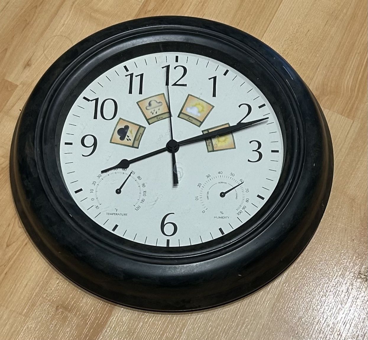Beautiful Rare Vintage Wall Clock Model AL8048 with Temperature and Humidity Gauges