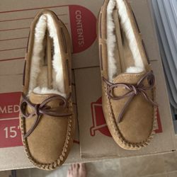 UGG