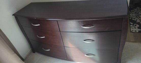 Dark Brown 6-Drawer Wood Dresser & nightstand