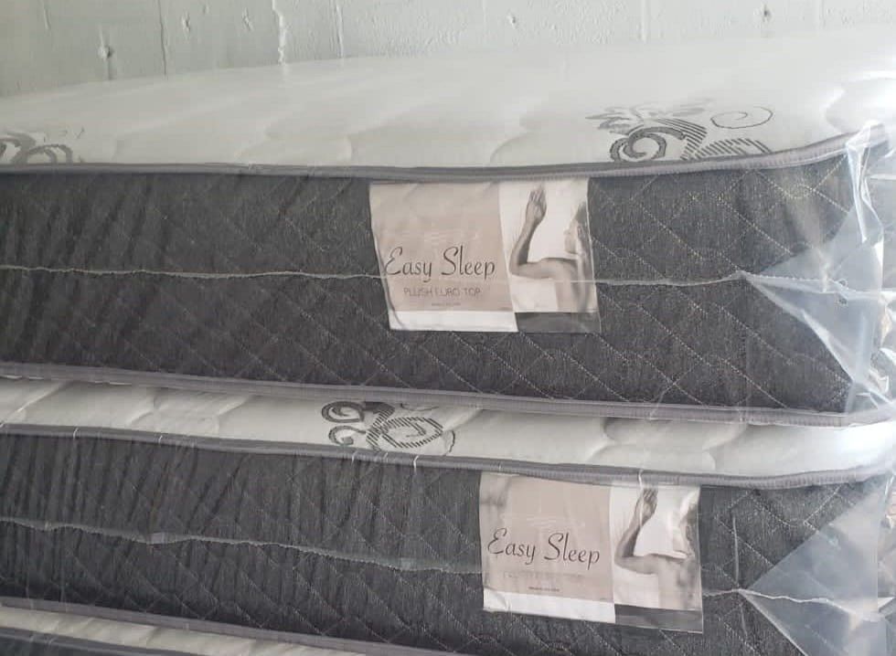 QUEEN PLUSH MATTRESS