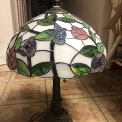 TIFFANY INSPIRED TABLE LAMP