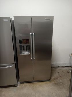 Beautiful KitchenAid 25 Cubic Foot Side By Side Water And Ice In The Door