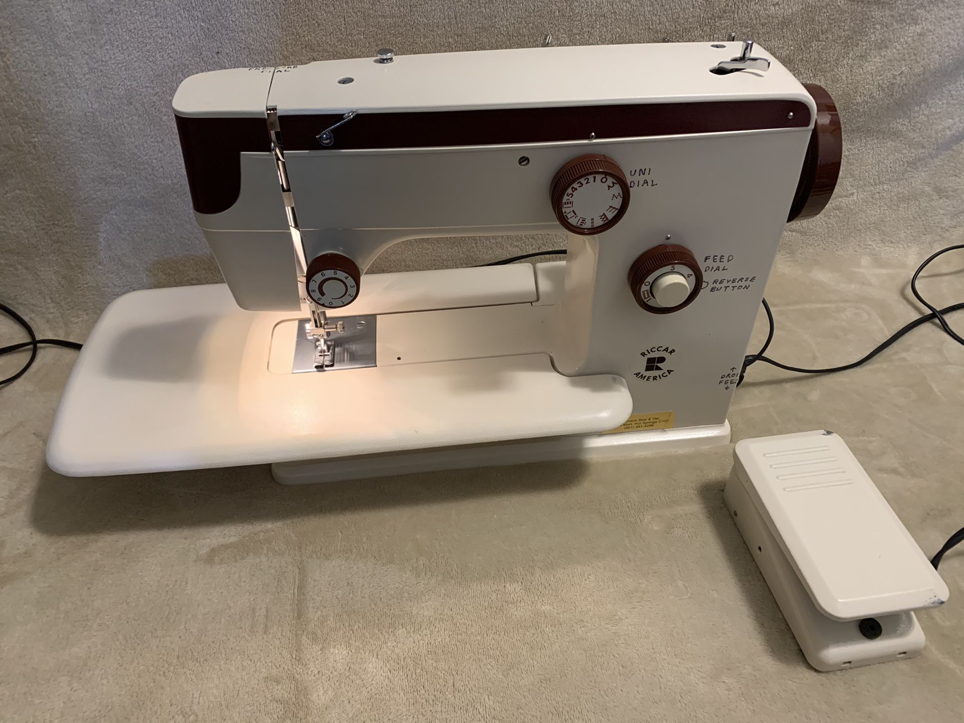 Riccar Dress Maker RS-98 Sewing Machine
