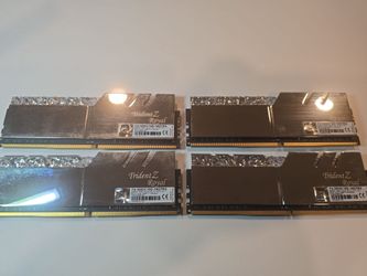 G.SKILL Trident Z Royal 32GB DDR4-3600 RGB RAM — 4x8GB Silver