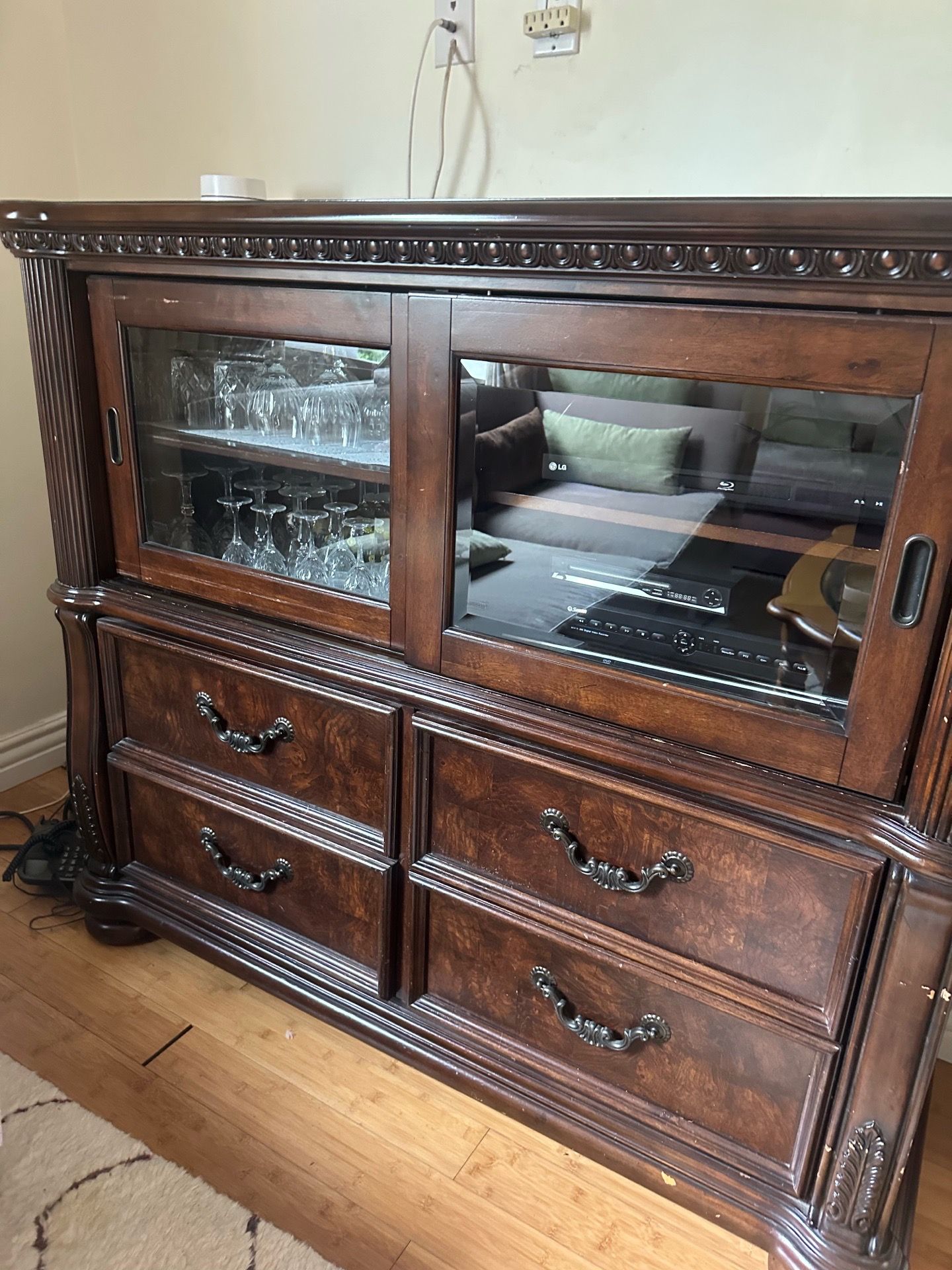 Cabinet for sale ** Read description**!!