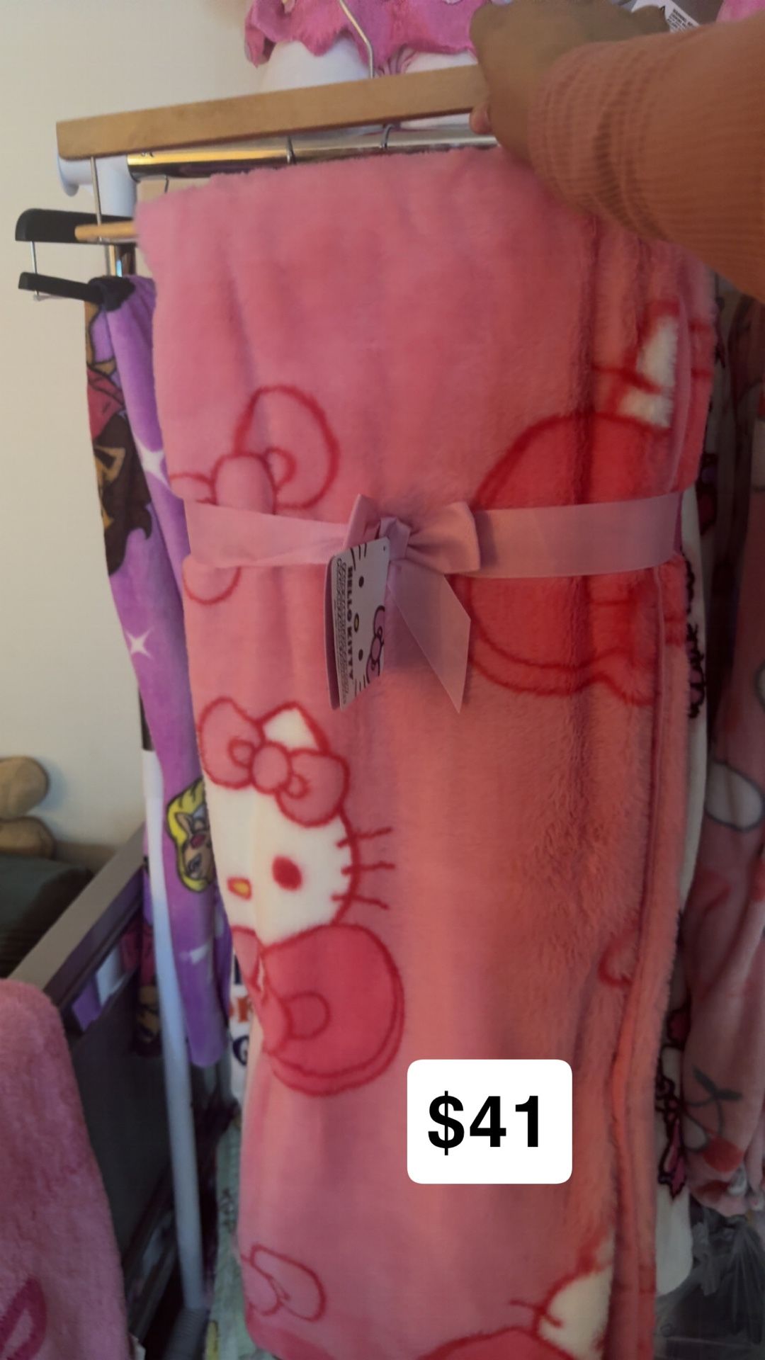 Hello Kitty Bow Blanket