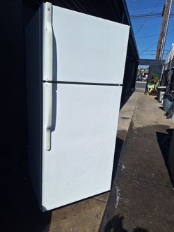 APARTMENT REFRIGERATOR, GE, DELIVERED.