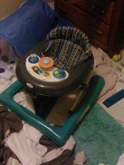 Baby walker rolling chair