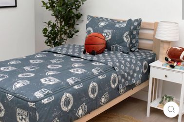 2 Beddys- play ball and space zipper bedding