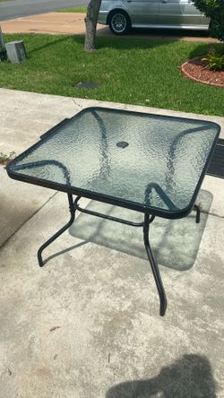 Patio table $10