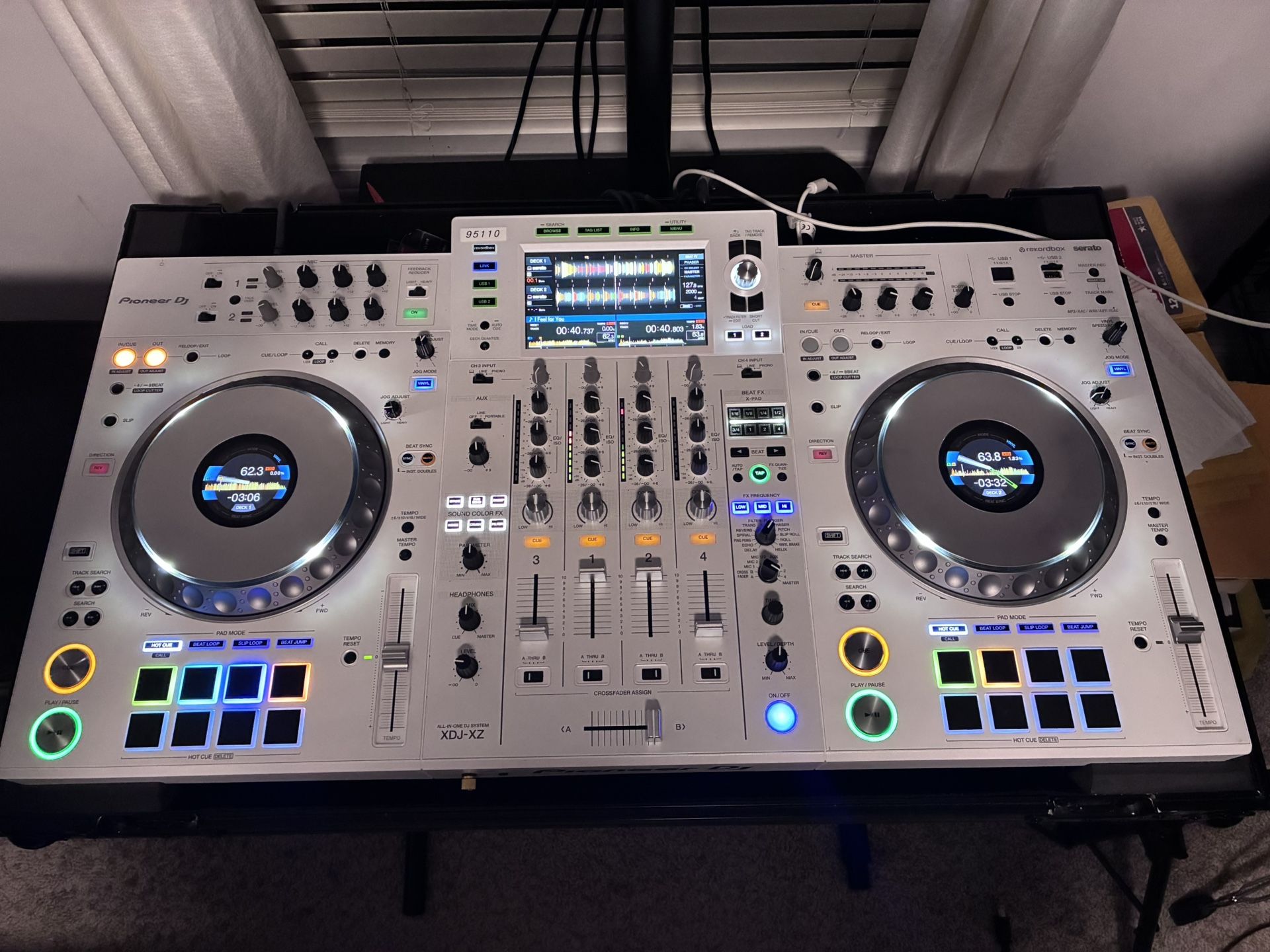 Pioneer XDJ-XZ Controller