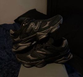 New Balance 9060 Triple Black Size 7.5