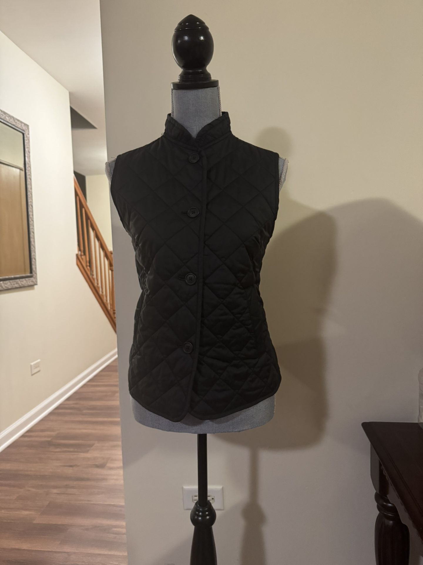black vest size M Four Ladies