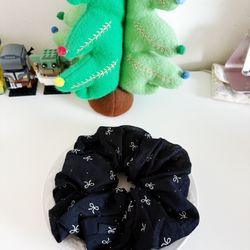 Big size black with white bow tie cute scrunchie/hair tie