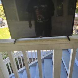 32in LG TV 