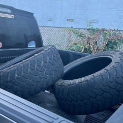 Nitto 325/50/22 Used Tires
