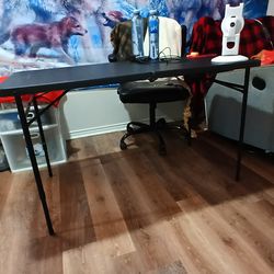 VERY NICE KITCHEN OR CAMPING TABLE