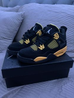 Air Jordan 4 Retro ‘Thunder’ (GS) Shoes