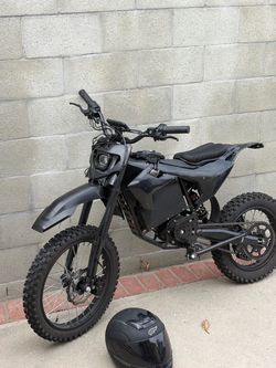 Large Qronge X1 Spark and Helmet