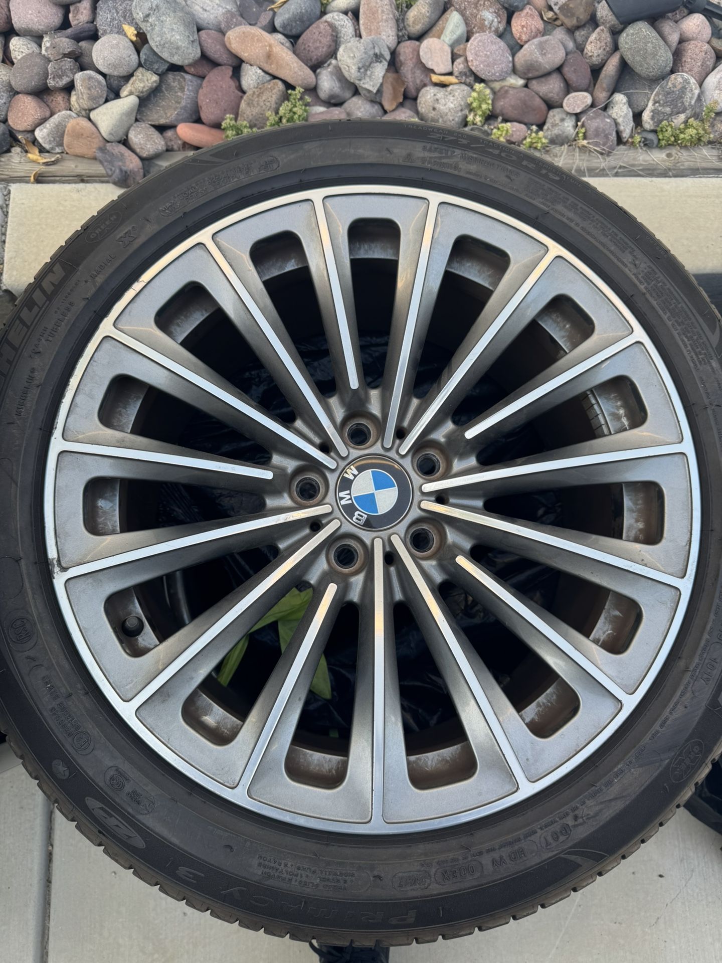 2011 BMW 750 Wheels & Tires 