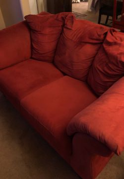 BEAUTIFUL RED COUCH