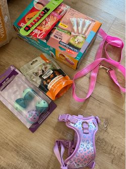 Cat supplies
