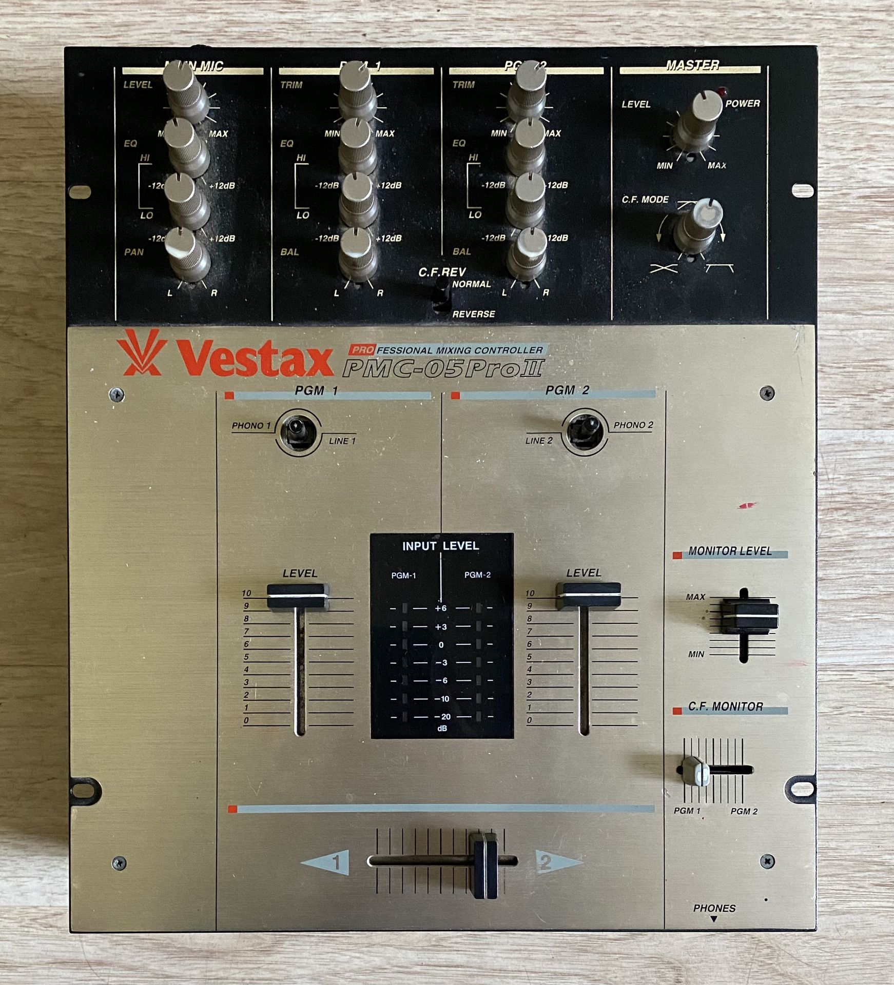 Vestax Pris PrO FESSIONAL MIXING CONTROLLER 05 Pro II