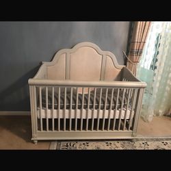 Baby Crib With Mattress 