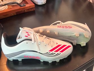 Adidas Messi Soccer Cleats size 5