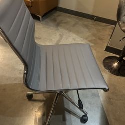 Office Chairs 