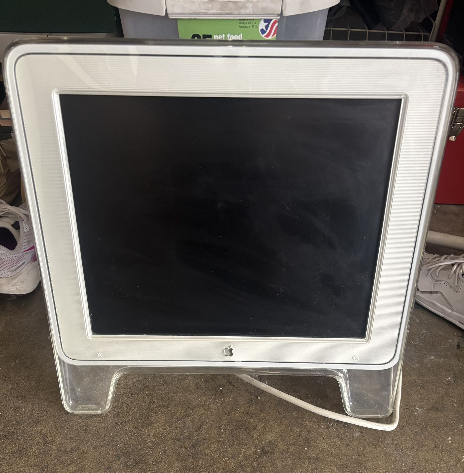 Vintage Apple 17 Studio Display (LCD/ADC), model M7649