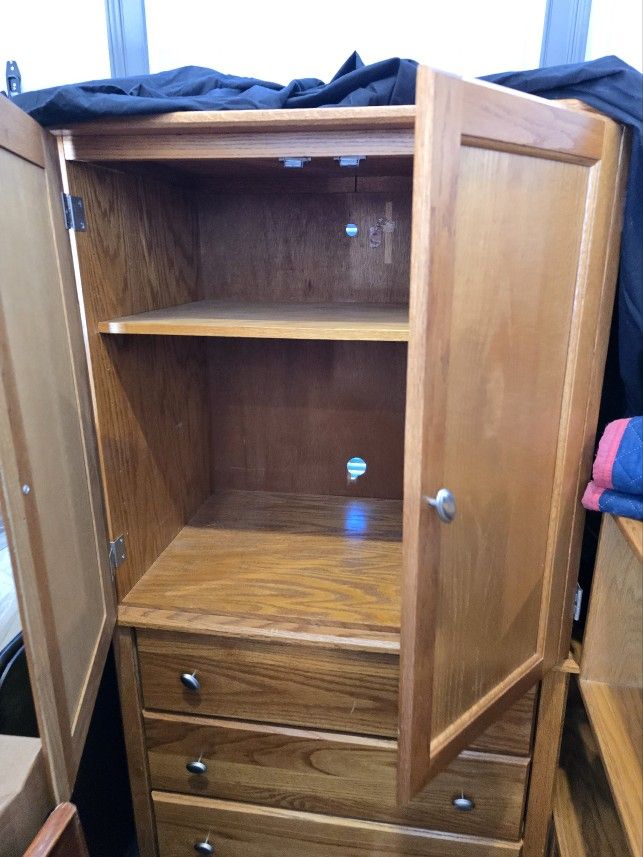 SOLID OAK ARMOIRE