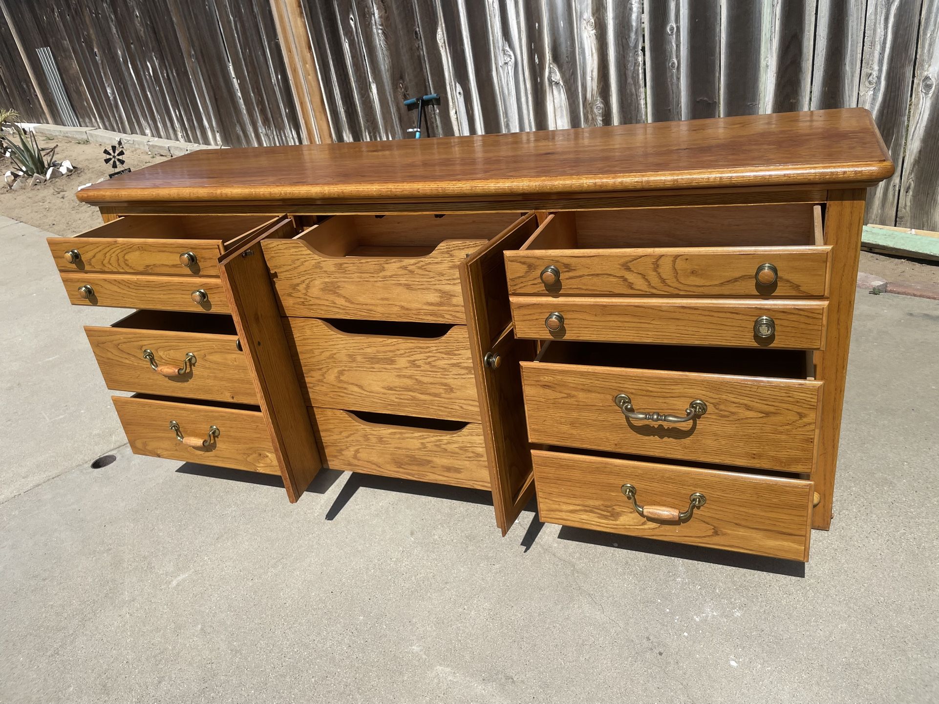 Long Dresser 