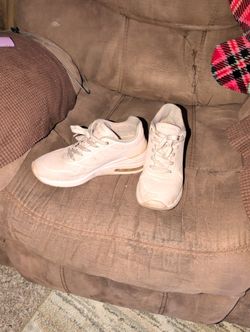 Sketchers ( Ladies)